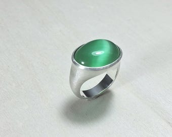 Big green quartz Cat Eye silver ring, cat's eye statement ring, signet ring, seal ring