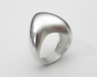 big konvex band ring in sterling silver