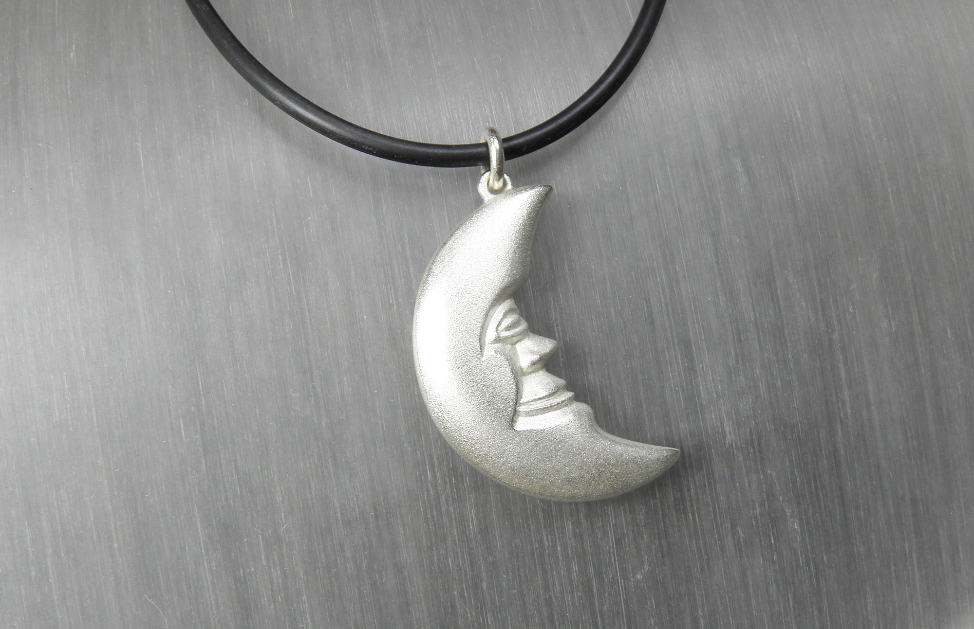 ネックレス・ペンダント [LOVE ME MONSTER] Vintage Moon Necklace Designer fashion, Seoul-fully created | W Concept