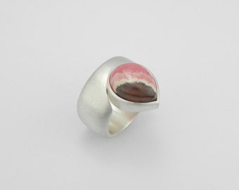 Bague de déclaration en argent rhodochrosite