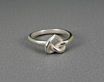 Knot heart silver ring