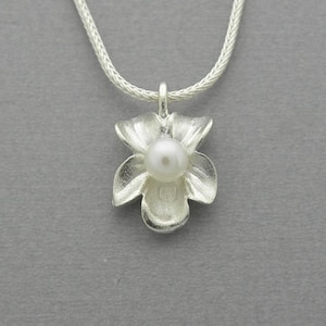 violet silver pendant with pearl