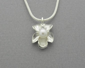 violet silver pendant with pearl