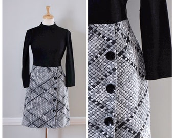 Vintage Dress / 60s Dress / Vintage 60s Dress / 70s Dress / Knit Dress / Long Sleeve Dress / Black / White / Mad Men / Day Dress / Small