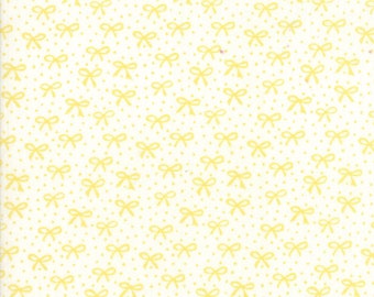 Best Friends Forever Just a Pretty Bow in White and Yellow, Stacy Iest Hsu, 100% Cotton Fabric, Moda Fabrics, 20627 23