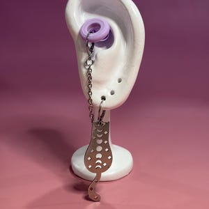 Orecchini a forma di gatto con fasi lunari per tappi auricolari / Gioielli per rave con tappi auricolari / Porta tappi auricolari per festival / Accessori EDM