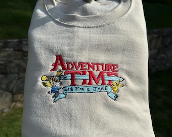 Adventure Time Hoodie/Sweatshirt - Stickerei Cartoon Geschenk für Rundhalsausschnitt für Fans