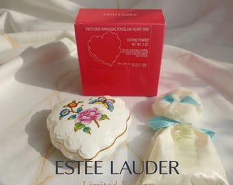 Nuevo set de lujo Estée Lauder Youth-Dew Chinoiserie con plato en forma de corazón de porcelana y polvos de talco / Edición limitada / Caja y borla originales / Coleccionable