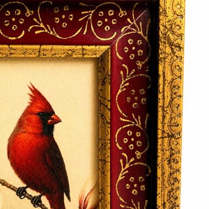 Vintage-Galeriewandbild, kleines Kunstwerk – fertig zum Aufhängen, burgunderroter Goldfiligranrahmen, Giclée-Druck „Nordkardinal“, 4x6 Bild 13