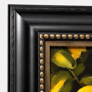 Cuadro con textura de naturaleza muerta de limones, estilo impasto, enmarcado en negro y dorado, ideal para la cocina. Obra original, hecha a medida. imagen 4
