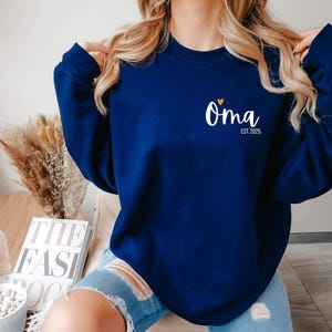Oma Sweatshirt, Oma Pullover, Oma Shirt, Oma Sweatshirt, Oma Geschenk, Oma Sweater, Oma personalisierter Pullover, Familie Sweatshirt Bild 1