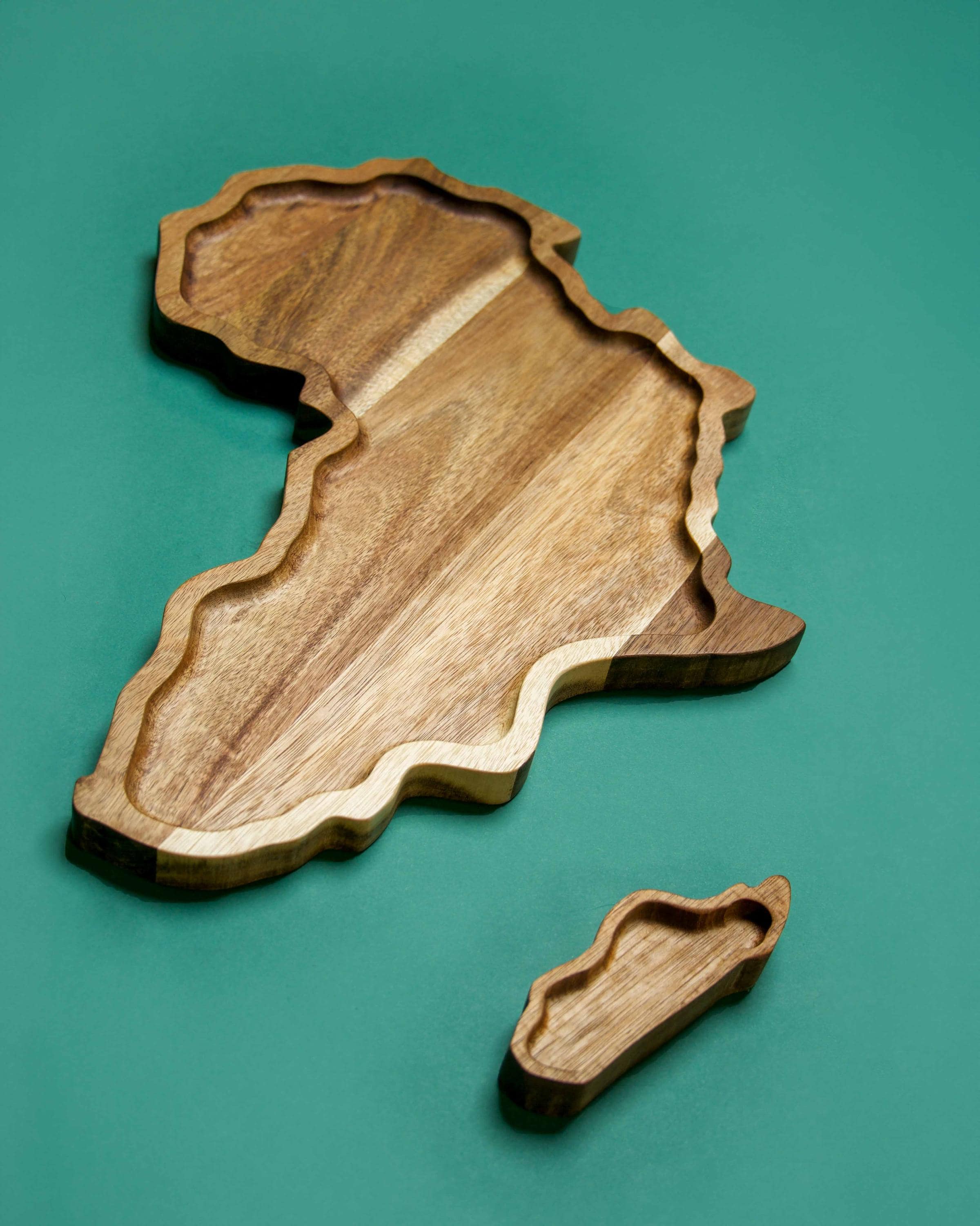 木製食器　天然木アフリカ地図のプレート Wooden African Plate - Etsy