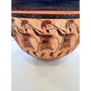 Crátera micénica "Jarrón de los Guerreros", réplica del Museo de Cerámica Griega