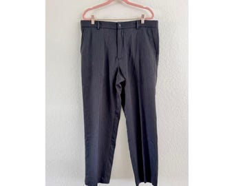 Calça Perry Ellis risca de giz masculina, tamanho 34/30, cinza carvão, corte reto vintage.
