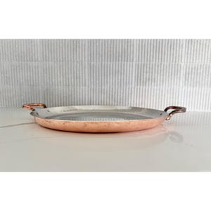 Poêle à paella 14" Gorham en cuivre martelé, bordée d'argent vintage