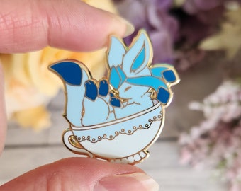 Teacup Glaceon Enamel Pin