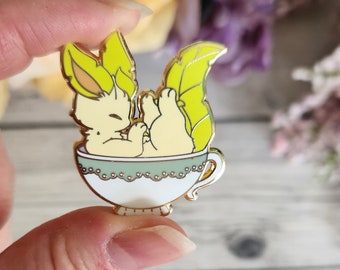 Teacup Leafeon Enamel Pin