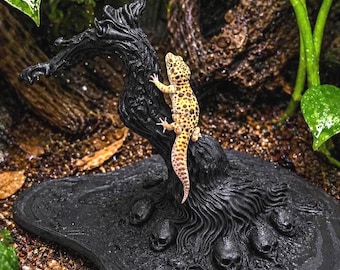 Gothic Dead Tree Reptile Climbing Decor | Climbing Enrichment Pet-Safe PLA, Gecko, Snake, Frog| Wilds Series