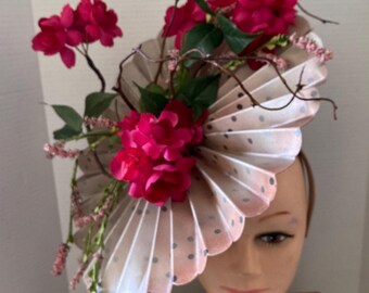 Black Polka Dot on Fan Fascinator With Pink Flowers - Etsy display picture 1
