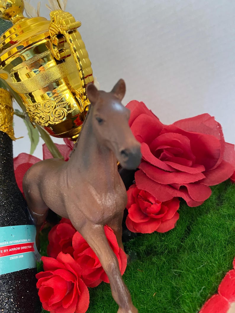 Red Roses Trophy Kentucky Derby Brown Horse With a Single Rose & Trophy - Etsy