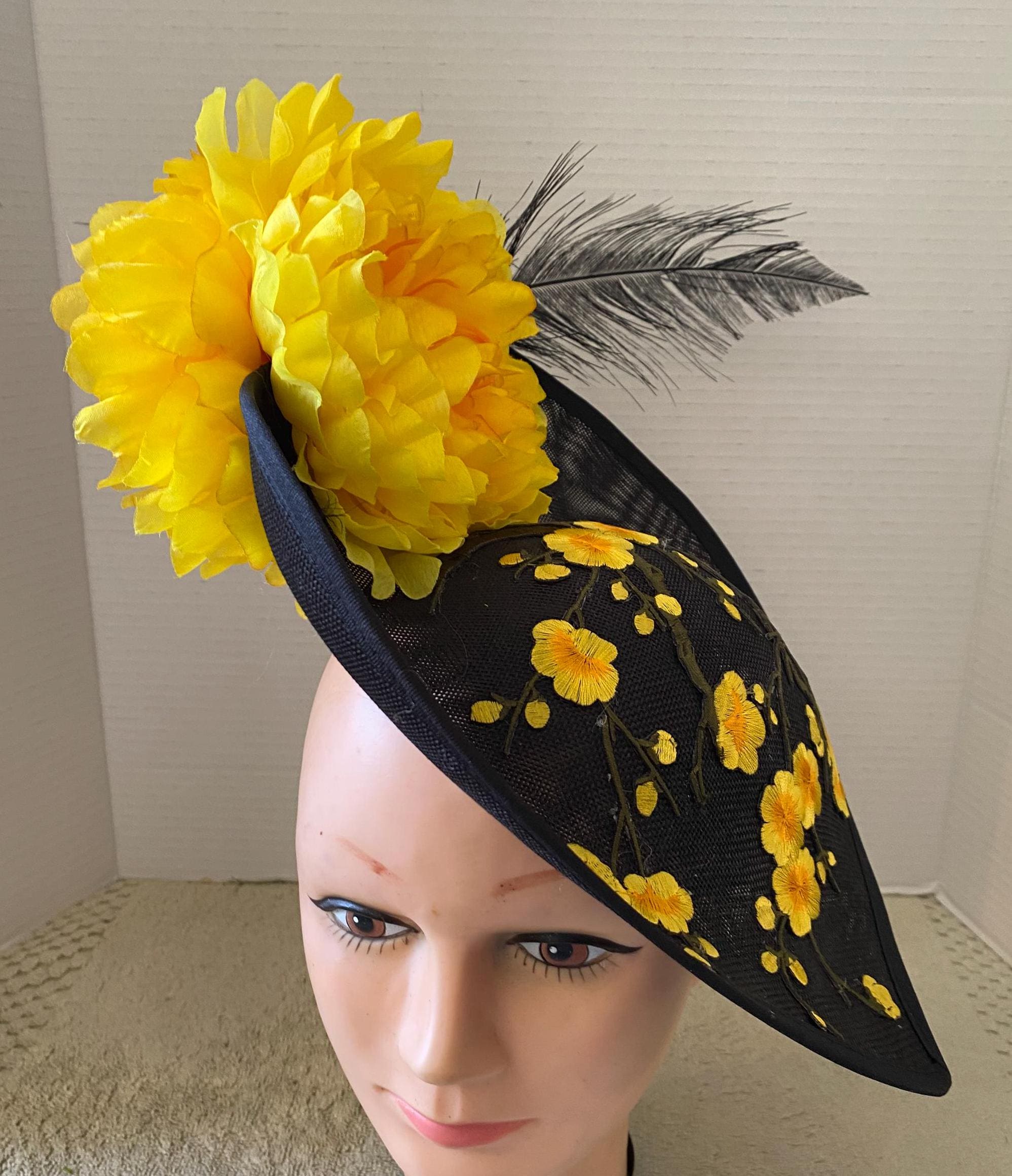 Vestido de Noiva com Véu de Renda Macia e Lágrima: A Escolha Ideal para uma  Cerimônia, image size:1997x2319