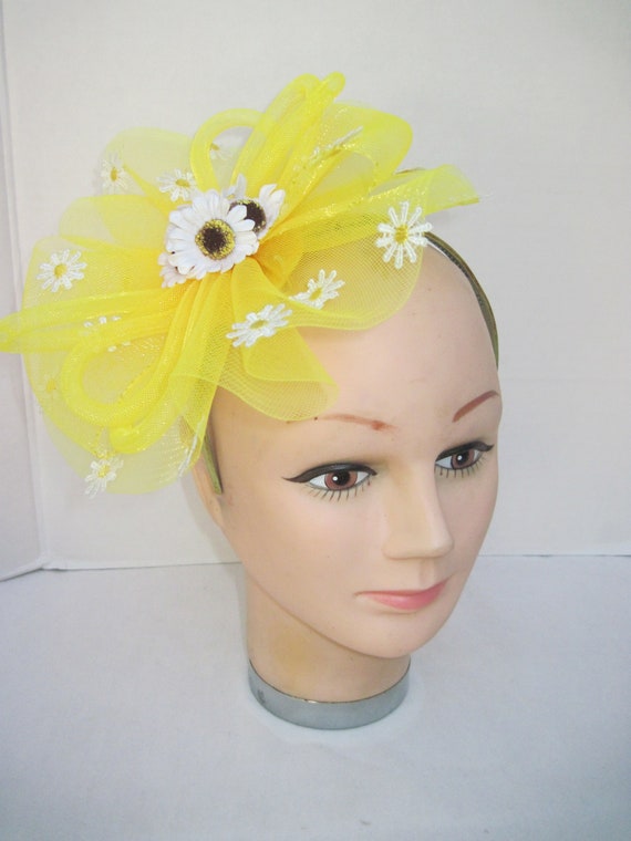 White \u0026 Yellow Daisy Netted Fascinator 