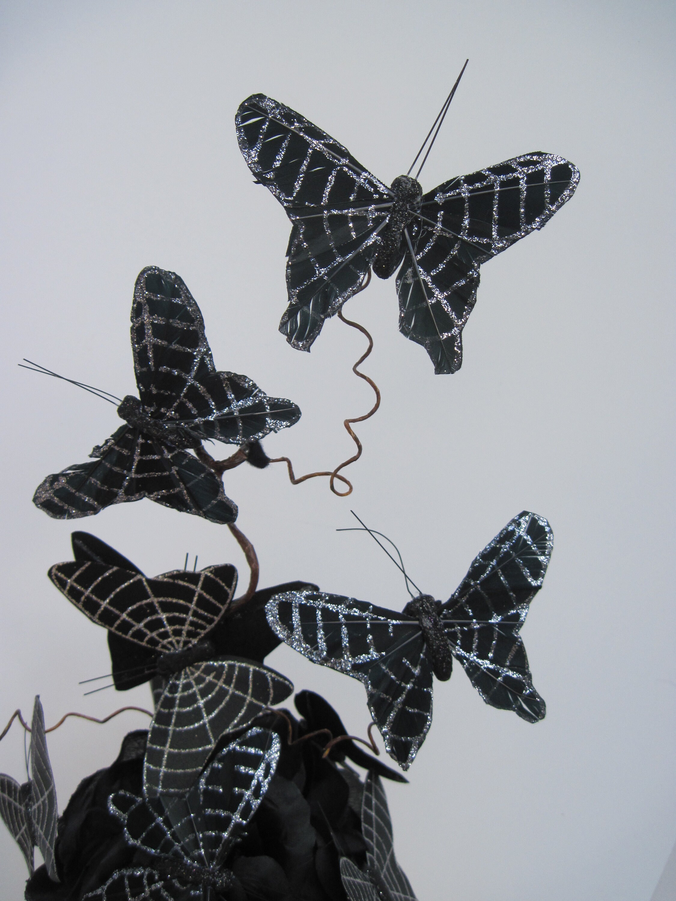 Cartanfill- Feather Fake Butterfly Balcony Decoration