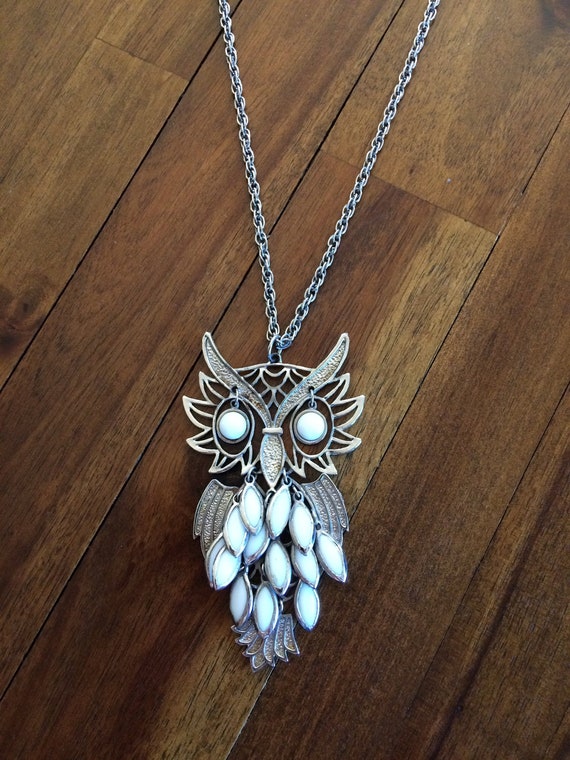 70's Owl Necklace Pendant Silver Tone Long / Hipp… - image 1