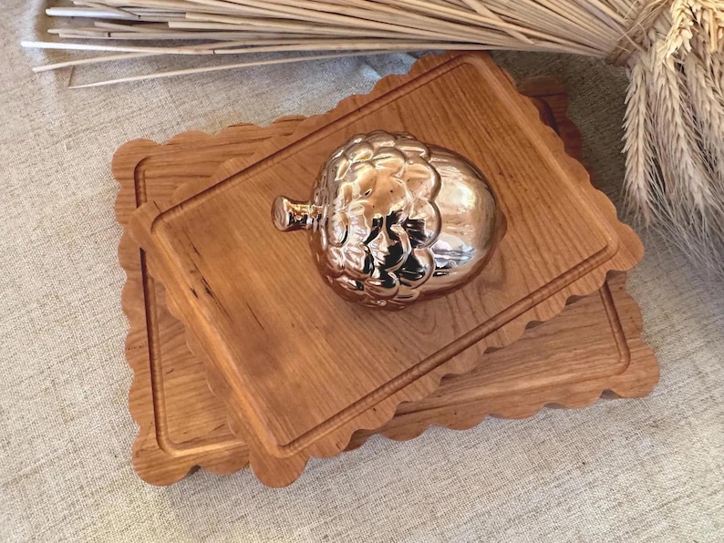 Cherry Scalloped Cutting Board | Small image 4