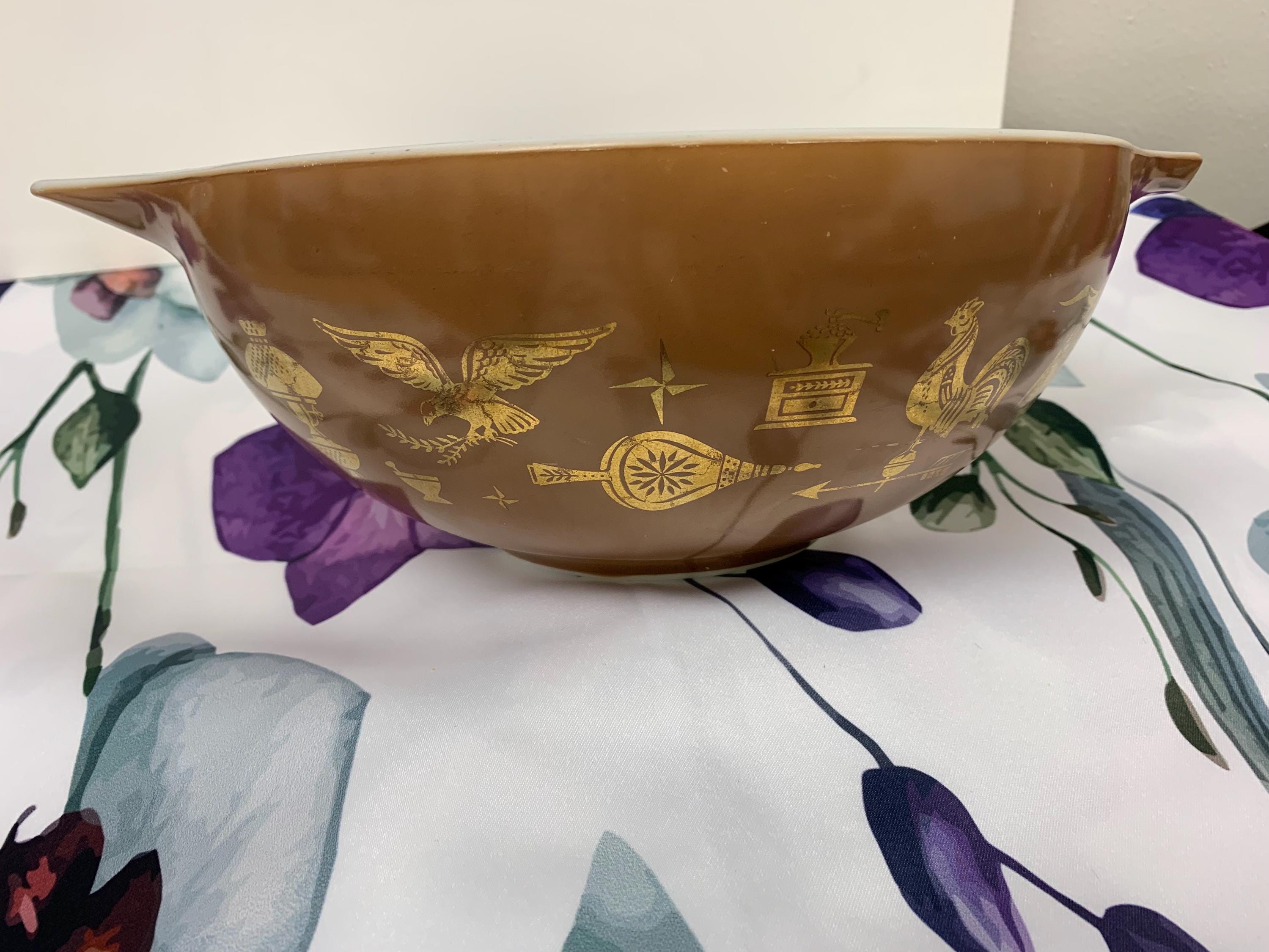 Pyrex Early American Cinderella Bowl - 13 inch