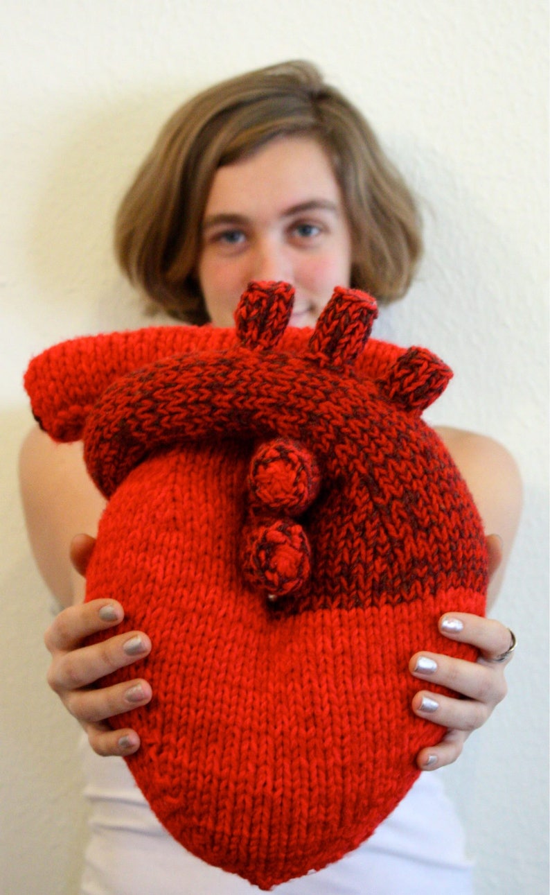 I Give You My Heart Pillow Knitting Pattern image 1