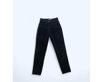 Black high-waisted velvet jeans size 10 byGloria Vanderbilt