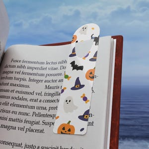Halloween-Themed Bookmark, Cute Ghosts and Pumpkins Design, Perfect for Readers and Students, Holiday Gift, Book Lover&#39;s Gift