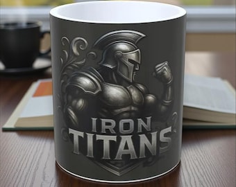 Caneca 3D Iron Titans | Espartano Metálico Texturizado | Caneca de Cerâmica para Café de 11oz / 15oz |Impressão Artística de Edição Limitada