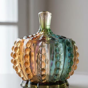 Handcrafted Iridescent Crystal Glass Candy Jar – Embossed Decorative Storage with Lid bild 2
