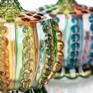 Handcrafted Iridescent Crystal Glass Candy Jar – Embossed Decorative Storage with Lid bild 3
