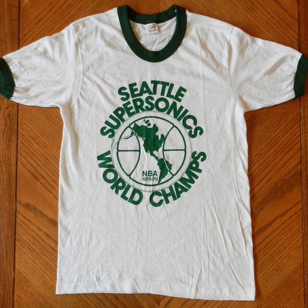 vintage Seattle Supersonics T Shirt 78-79 Champions du Monde ringer tee 70s NBA basketball memorabilia NOS sonics Hanes champs à collectionner rare