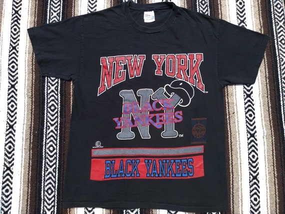 black yankees shirt