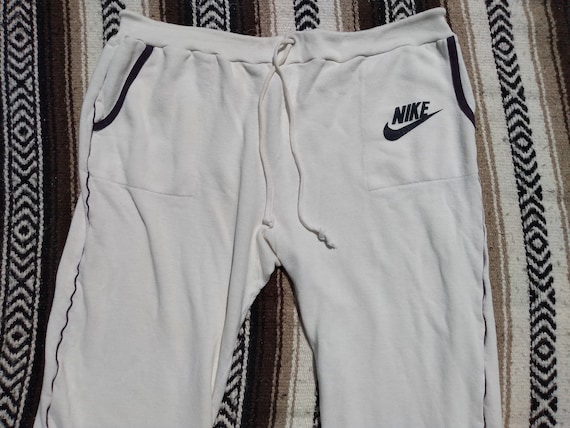 navy blue nike sweat pants