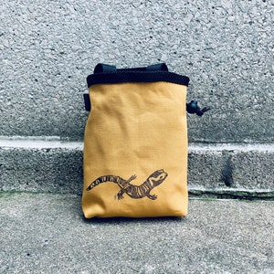 chalk bag, rock climbing chalk bag, chalkbag, climbers, climbing gifts, rock climbers, canvas chalkbag, linoprint, salamander, yellow