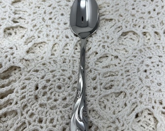 Cubiertos Oneida de acero inoxidable Lorelei de 6 pulgadas con cuchara de té asimétrica y diseño floral brillante