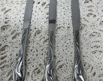 Cuchillos de mesa Oneida Lorilei, lote de 3, acero inoxidable, diseño floral, estilo Regency Coquette, Old Money