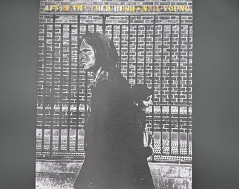 Cancionero con tablaturas para guitarra de Neil Young - After the Gold Rush - Hal Leonard HL00691020