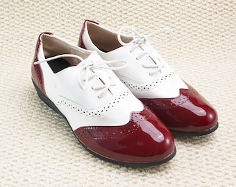 Richelieus oxford verni rouges et blancs, chaussures à lacets bicolores pour femme, chaussures plates habillées en cuir faites main, chaussures cadeau de style vintage