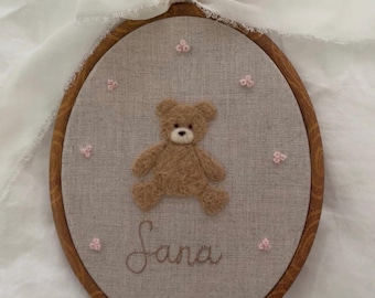 Gefilzter Teddybär Name, Kinderzimmer Dekoration, Geschenk zur Geburt, Babyparty, Geburtsanzeige