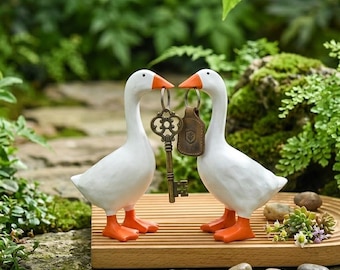 Magnetic Goose Key Holder, Resin Duck Statue, Desktop Organizer, Housewarming Gift, Office Entryway Storage