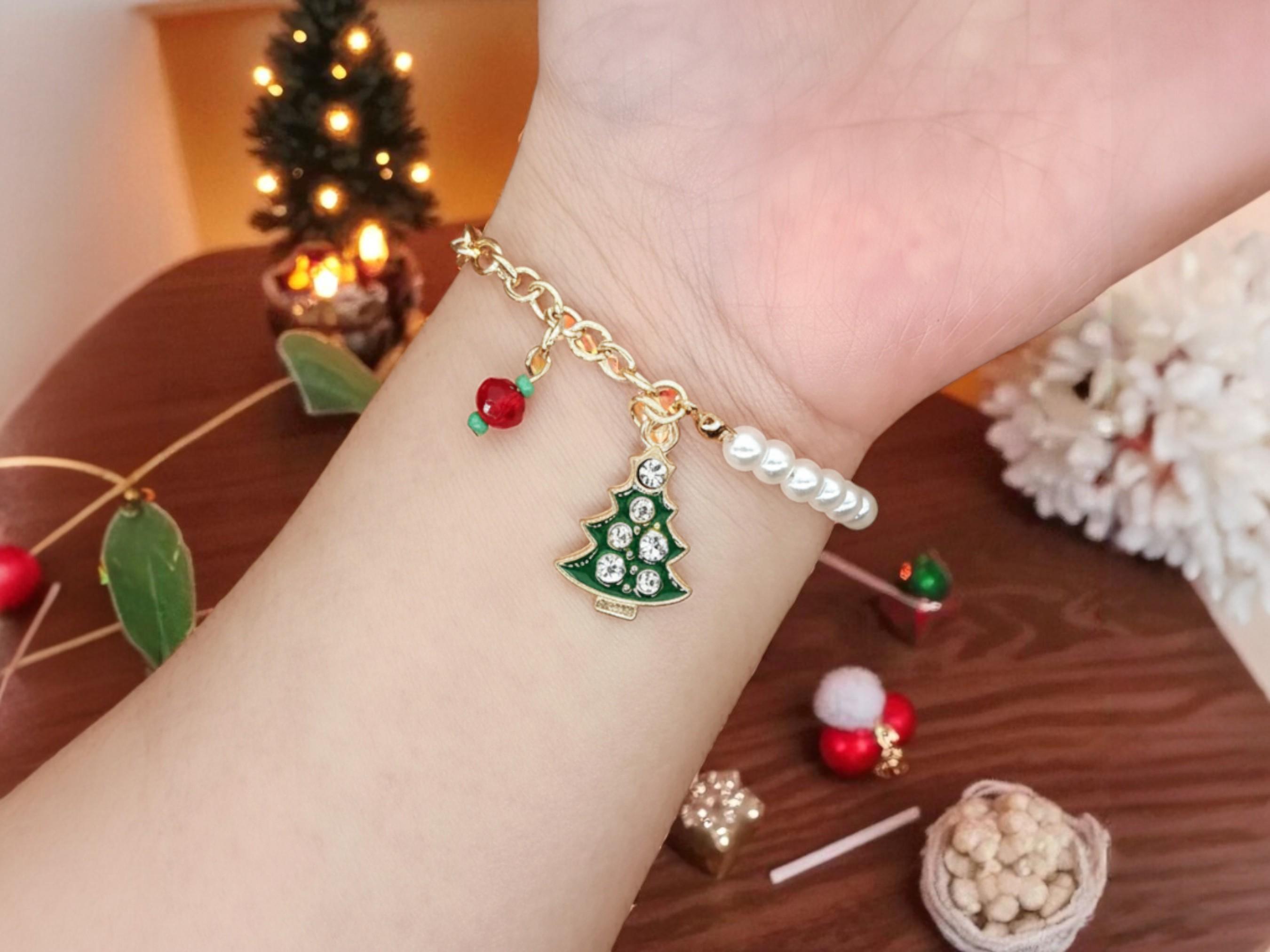 ALoveSoul Christmas Charm Bracelet With Christmas Tree, Stockings, Jingle Bells, Mistletoe Leaf, Snowflakes, Pearls, Gold Link Bracelet For Women ALoveSoul Christmas Charm Bracelet With Christmas Tree, Stockings, Jingle Bells, Mistletoe Leaf, Snowflakes, Pearls, Gold Link Bracelet For Women