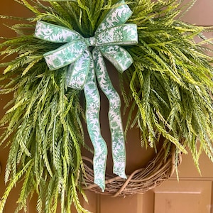 Year Round Cascading Saw Grass Wreath with Toile Bow, Farmhouse Greenery Wreath, Neutral Everyday Wreath for Front Door, Housewarming Gift