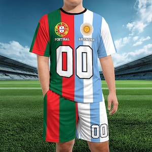 Puede incluir: Un letrero de madera rústica con el texto "Welcome to our home" en letras blancas. El letrero presenta un acabado envejecido y un diseño simple y acogedor, perfecto para un porche o entrada.