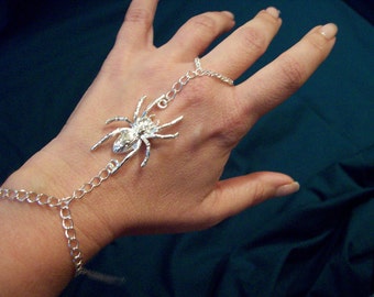 Silver metal spider slave bracelet arachnid chain vintage 1980s